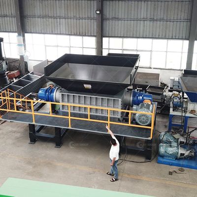 15kW Power Hard Disk Double Shaft Shredder with Large Capacity of 800-5000kg/h